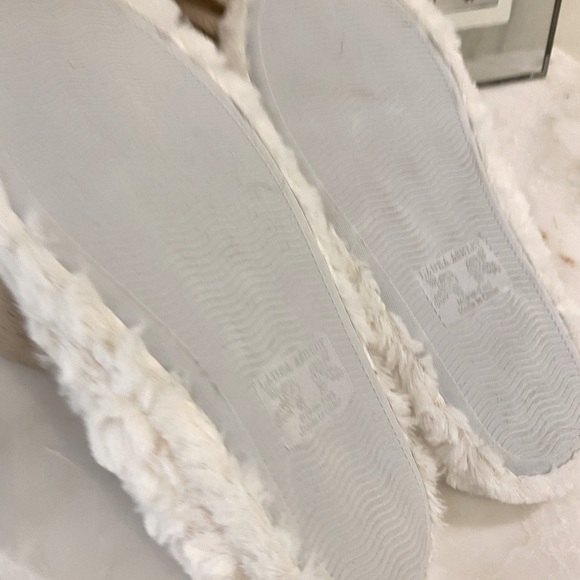 Gifted to a beautiful young Posher 🎁Laura Ashley slippers - Picture 3 of 4